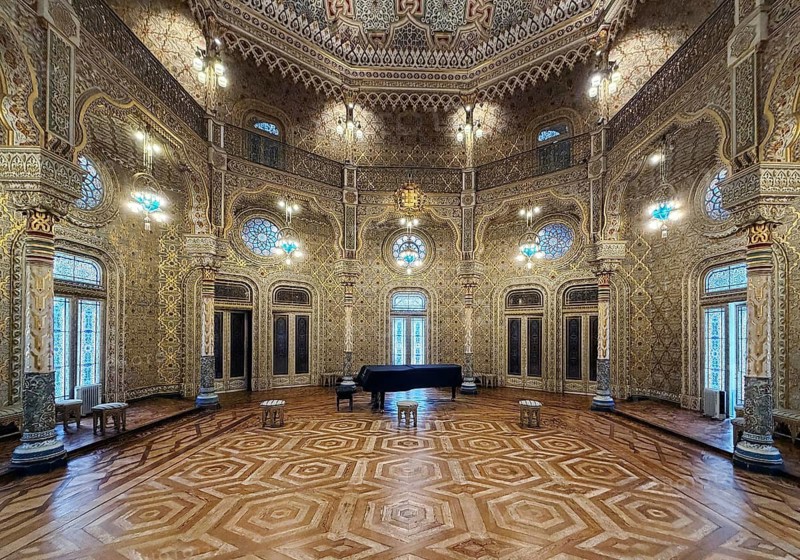 Salao Arabe, Arab salon in Palácio da Bolsa, neoclassical style stock exchange, magnificent building, UNESCO World Heritage Site, Porto, Portugal