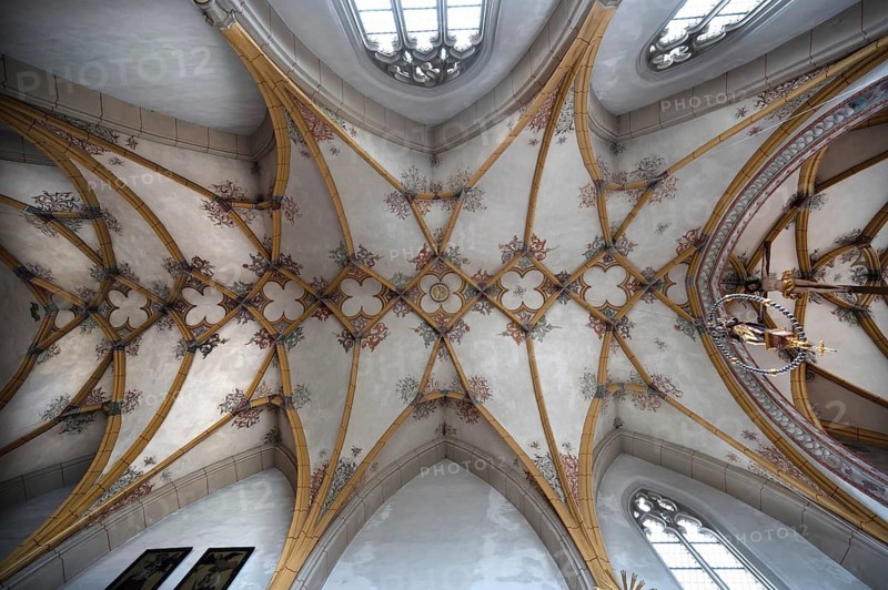 Ribbed vaulted vaulting with painting in the nave of the Church of the Assumption of Mary, late Gothic Saalkirche, Erlach district of Simbach am Inn, Lower Bavaria, Germany