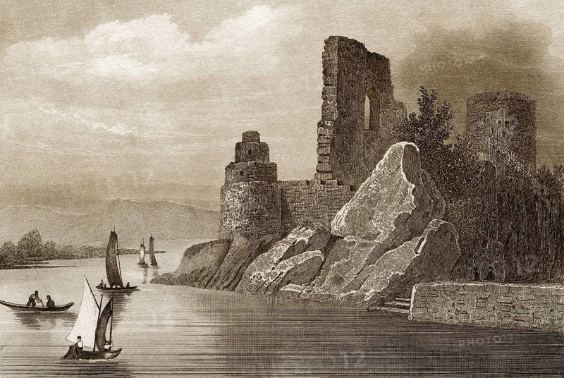 Dunglass Castle, eine Burgruine aus dem 14. Jahrhundert, am Ufer des Flusses Clyde, Schottland, Großbritannien, 19.