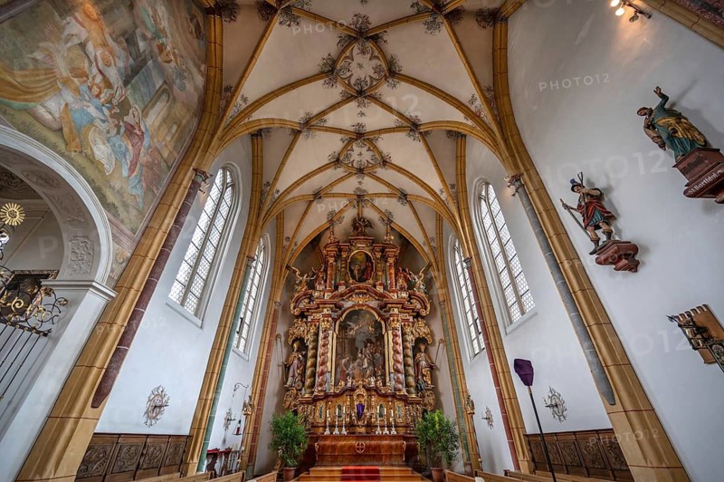 Baroque high altar, around 1676, church of the Assumption of Mary, late Gothic hall church, Erlach district of Simbach am Inn, Lower Bavaria, Germany