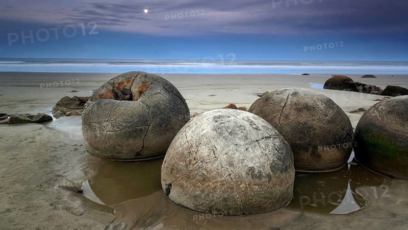 New Zealand, Moeraki Boulders, Otago, Moeraki, stone spheres, South Island, New Zealand
