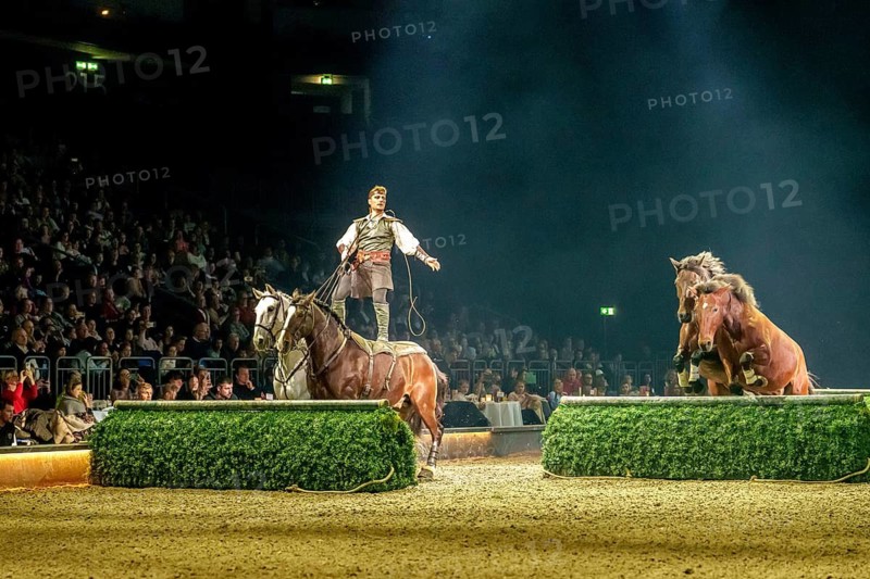 Cavalluna, horse show on Gateway to the Otherworld tour in Berlin's Uber Arena on 17.01.2026