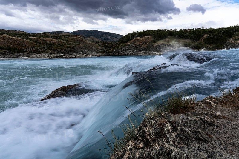 Confluence of the Río Baker and Río Neff rivers with turquoise water and rapids, cloudy sky, Confluencia Río Baker y Neff, Aysén Region, Patagonia, Chile