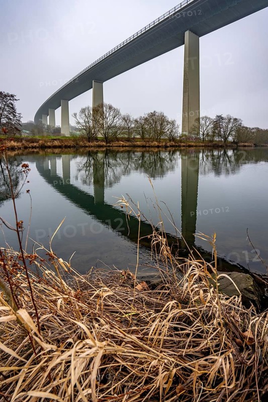 The Mintarder Ruhr Valley Bridge, A52 motorway bridge between Essen and Düsseldorf, longest steel road bridge in Germany, completed in 1966, 1830 meters long, 18 hollow pillars, highest point above ground is 65 meters, is used daily by more than 80, 000 vehicles, is considered dilapidated and is to be replaced, the bridge spans the Ruhr Valley, with the river Ruhr, between Essen-Kettwig and Mülheim an der Ruhr Hr, North Rhine-Westphalia, Germany