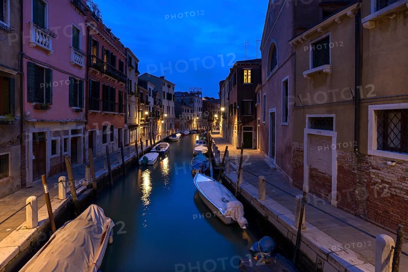 Quiet evening mood on a side canal in the Dorsodoro district, Venice, Veneto, Italy