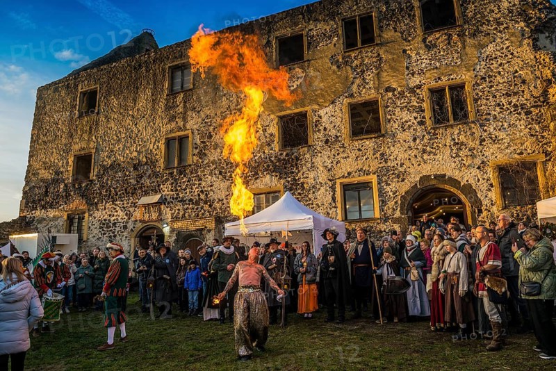 Medieval Christmas market, sunset, Burkheim, Vogtsburg, Kaiserstuhl, Baden-Württemberg, Germany