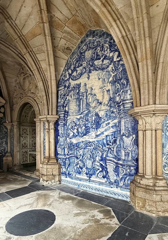 The Gothic cloister of Porto Cathedral was decorated with blue and white azulejos tiles, Sé do Porto, Portugal