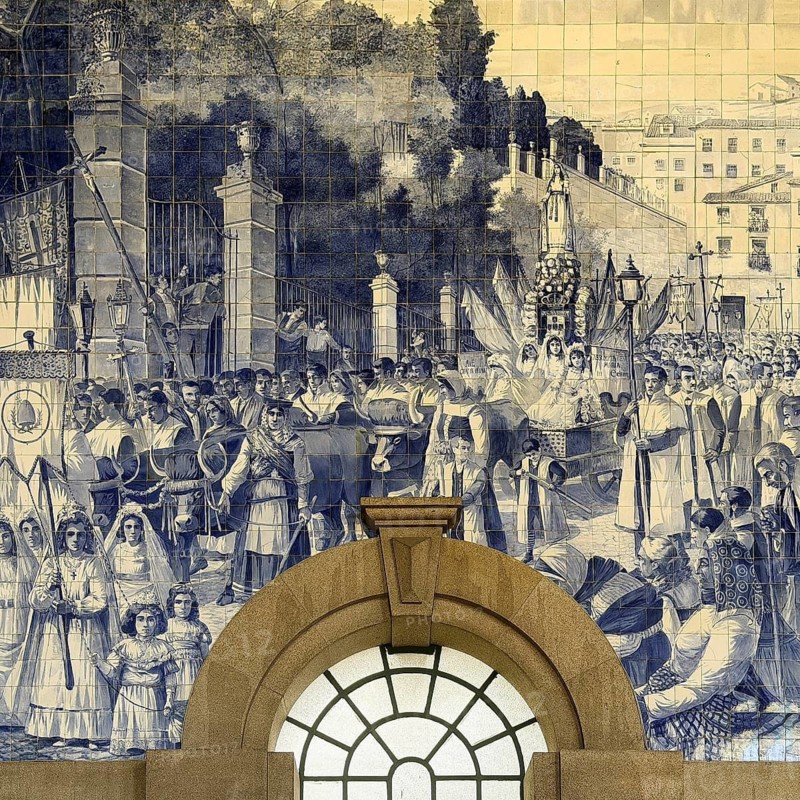Porto Sao Bento railway station, entrance hall with azulejos designed by artist Jorge Colaço, old town, UNESCO World Heritage Site, Porto, Portugal