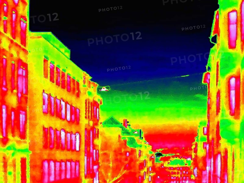 Thermal image or thermography, symbolic photo, interpolated. The photo shows areas of heat loss in a building. Stuttgart, Baden-Württemberg, Germany