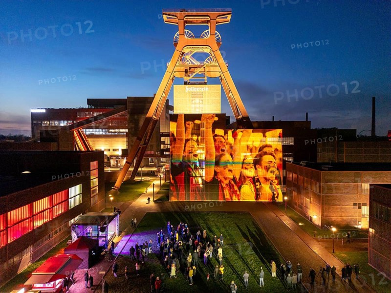 Advertising for participation in the referendum on the Olympic bid of North Rhine-Westphalia, with the Rhine-Ruhr region, Cologne-RheinRuhr, interactive light installations can now be seen at 5 different well-known sights, which are aimed at the citizens of the affected cities and regions to take part in the vote, here the Doppelbock conveyor framework of shaft 12, at the Zollverein colliery in Essen