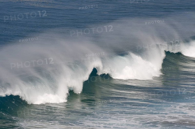 Breaking wave, Atlantic Ocean, Sagres, Algarve, Portugal