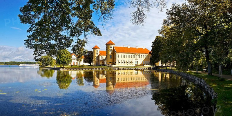 Rheinsberg Castle, lakeside with Lake Grienerick, Ostprignitz-Ruppin district, prime example of Friederician Rococo, Brandenburg, Germany