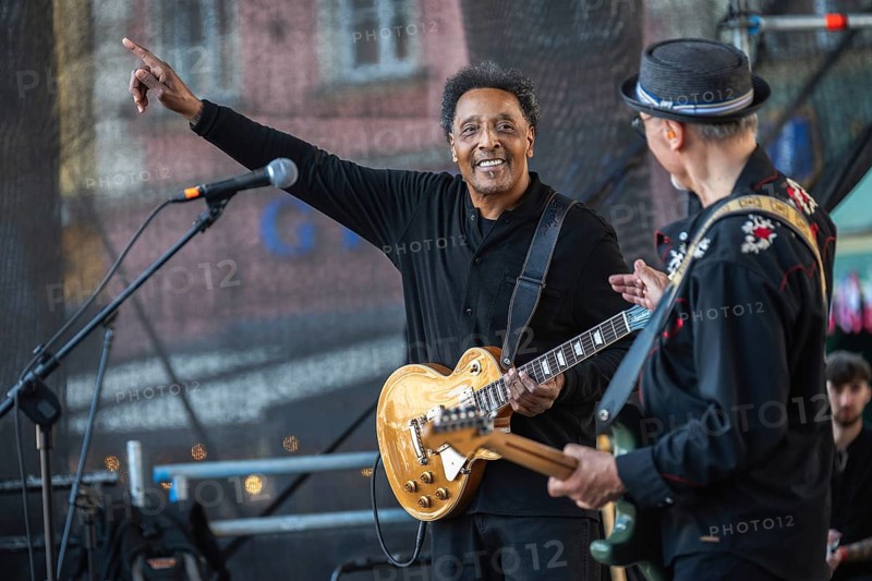 WROCLAW, POLAND - MAY 1, 2025: World Guitar Record concert, 8122 participants played Jimi Hendrix's song Hey Joe on guitars in the Wroclaw market square. Guitarist AL ANDERSON