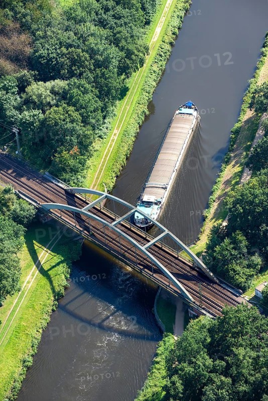 Barge, Elbe Lübeck Canal, Schleswig-Holstein, transport route, shipping, logistics, bridge, railway bridge