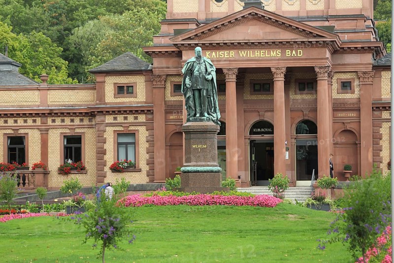 Monument and statue of Kaiser Wilhelm I, Kaiser-Wilhelms Bad, spa garden, Bad Homburg, Hesse, Germany