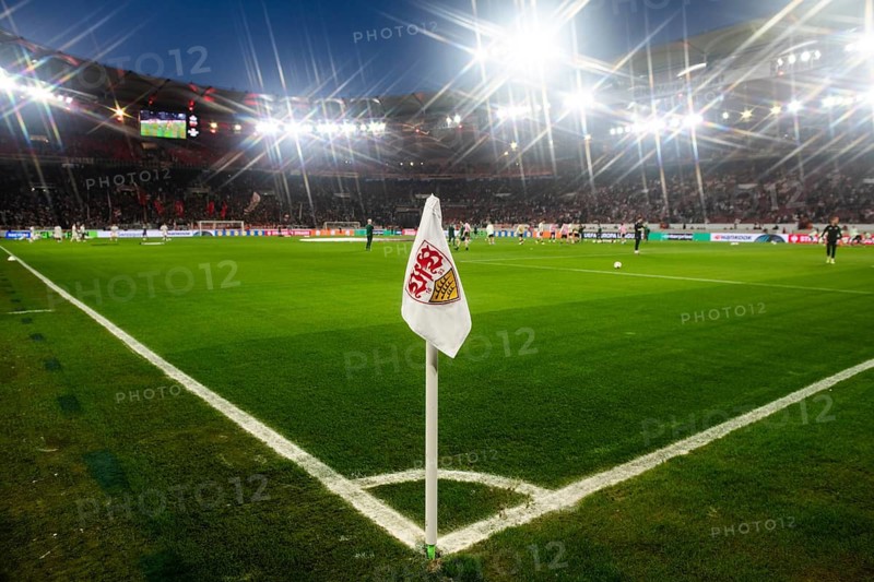 Corner flag with coat of arms, logo, VfB Stuttgart, floodlight, star effect, interior, feature, soccer UEFA Europa League, MHPArena, MHP Arena Stuttgart, Baden-Württemberg, Germany