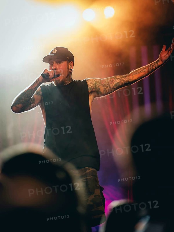 Singer Matthias Engst from Engst live on 10-year anniversary tour tour at Berlin's Astra Kulturhaus on 20.12.2025