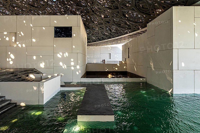 Interior design in Louvre Abu Dhabi, art museum by French architect Jean Nouvel, buildings on Saadiyat Island, Abu Dhabi, United Arab Emirates