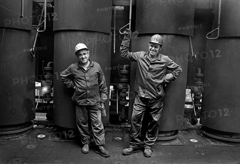 Essen, DEU, 17.11.85 - Workers at the Zollverein coking plant. The coking plant was discontinued in 1993. Together with Zollverein Colliery, the former coking plant was declared a World Heritage Site by UNESCO in 2001, Essen, Germany