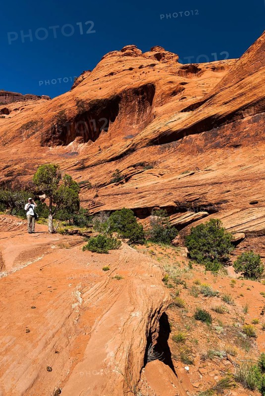 White house trail in Chelly Canyon, Arizona, USA