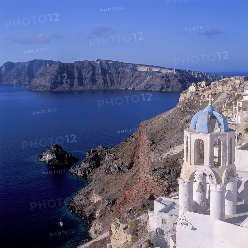 Partially rebuilt village of Oia, partially destroyed houses, remains of the 1956 earthquake in Oia, Santorini, Cyclades, Greece
