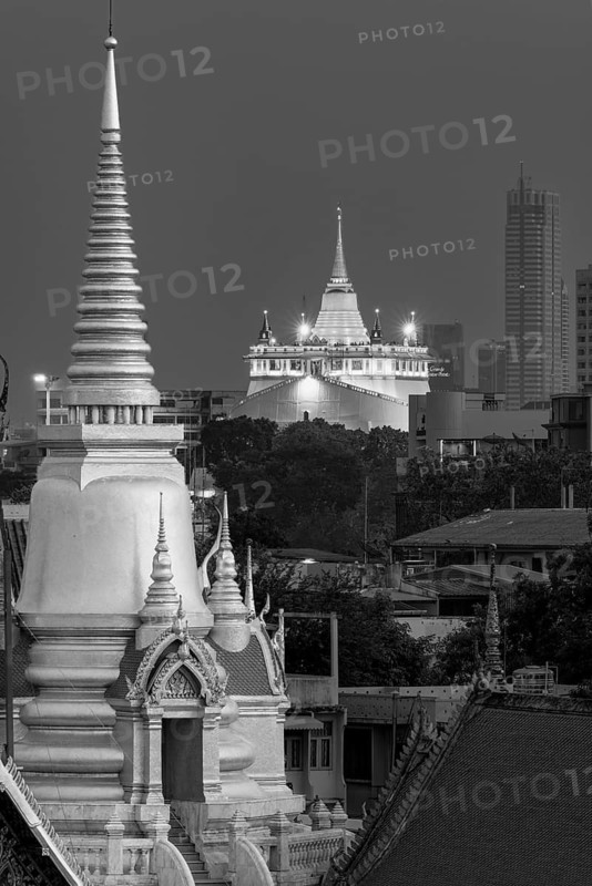 The Chedi of Wat Tri Thotsathep Worawihan, behind it the Golden Mount, Bangkok, Thailand