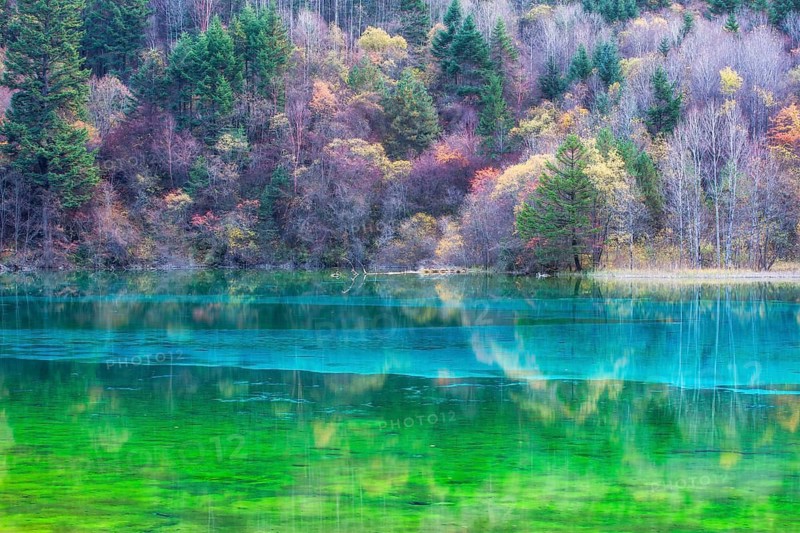Jiuzhaigou, Sichuan, China – a UNESCO World Heritage nature reserve in the Min Mountains of northern Sichuan, featuring multi-level waterfalls, colorful lakes, snow-capped peaks, and diverse forest ecosystems across elevations of 2, 000–4, 500 meters