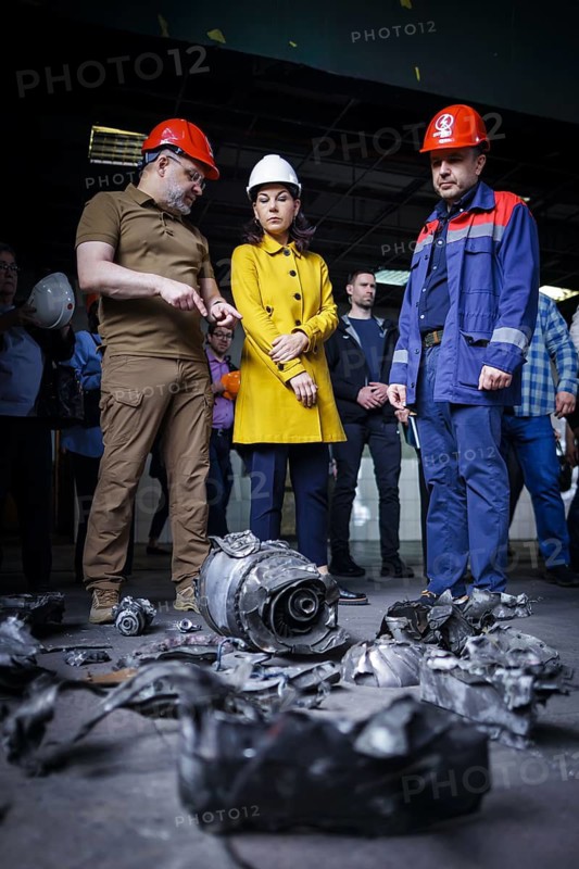 Annalena Bärbock (Alliance 90/The Greens), Federal Foreign Minister, visits a power plant destroyed in a missile attack. Here with the Energy Minister of Ukraine, Herman Halushschenko. Ukraine, 21.05.2024. Photographed on behalf of the Federal Foreign Office