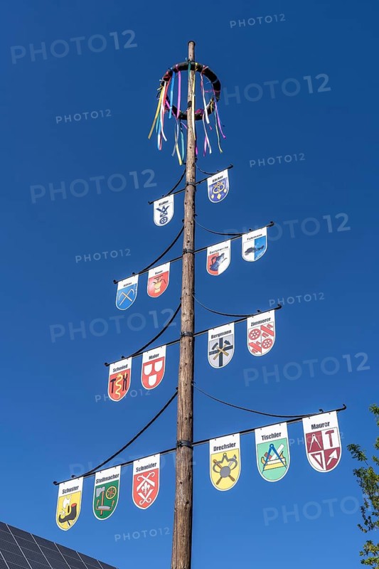 Guild tree, guild tree, guild sign, coat of arms of the various trades, in the Hochsauerlandkreis, Niedersorpe, district of Schmallenberg, North Rhine-Westphalia, Germany
