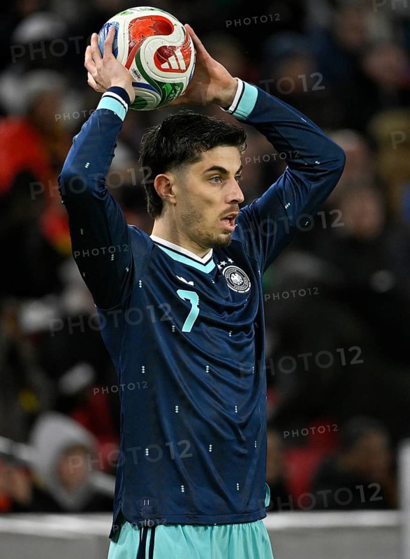 Kai Havertz GER (07) Throw-in Action Football DFB International match Germany GER vs Ghana GHA Friendly match Test match MHPArena, MHP Arena Stuttgart, Baden-Württemberg, Germany