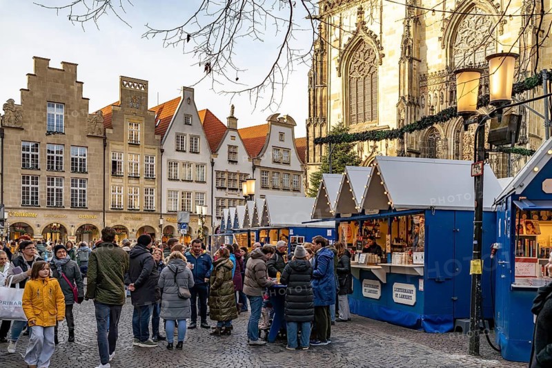 Christmas market Lichtermarkt St. Lamberti in Münster, North Rhine-Westphalia, Germany