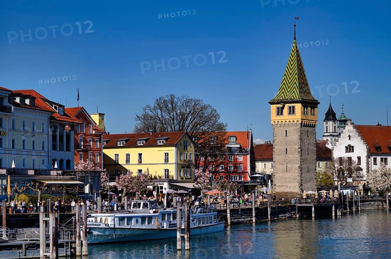 Lake Constance ferry, passenger ship Friedrichshafen of the BSB, Lake Constance-Schifffahrt, Lake Constance Schiffsbetriebe GmbH, Bayerischer Hof, Mangturm, harbor, old town, Lindau, Bavaria, Lake Constance, Germany