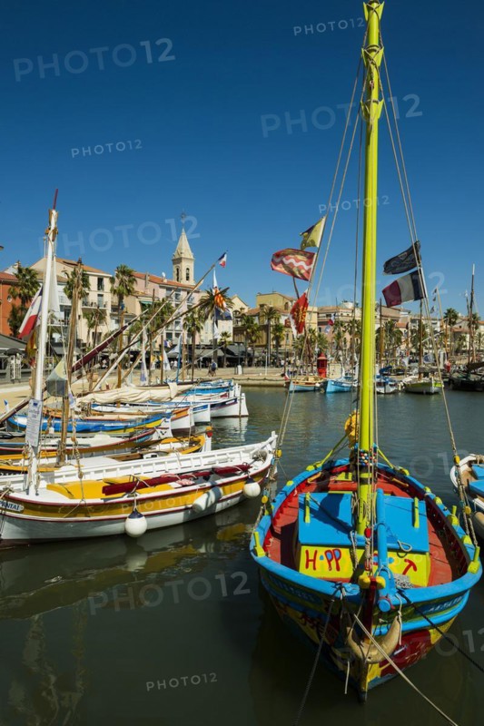 Harbour with historic fishing boats, Sanary-sur-Mer, Provence-Alpes-Côte d'Azur, France