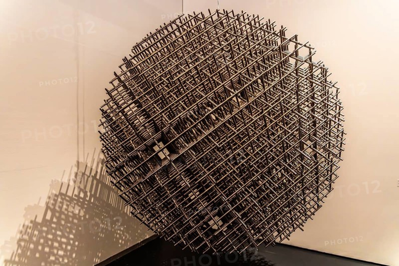 Ball frame, Francois Morellet, 1989, Kunsthal with temporary exhibition 100 Years of Kinetic Art, kinetic art with light effects, Rotterdam, Netherlands