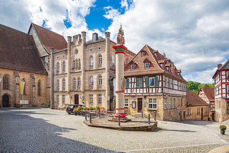 Melchior-Otto-Platz with column of honour in Kronach, Germany