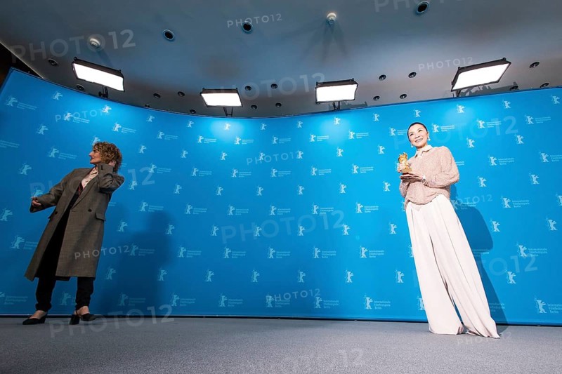 Tricia Tuttle (Artistic Director of the Berlinale) and Michelle Yeoh with the Golden Bear at the Photocall at the Hyatt Hotel Berlin on 13.02.2026. The 76th Berlin International Film Festival will take place from 12 to 22 February 2026
