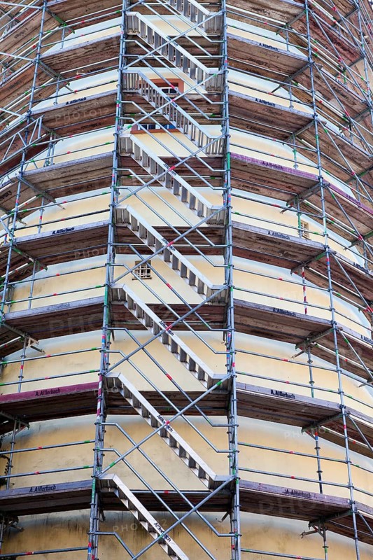 Restoration with scaffolding, the Fat Tower, Dicker Turm, Lower Palace, Siegen, North Rhine-Westphalia, Germany, Europe, Baugerüst für die Restauration, Der Dicke Turm am Unteren Schloss, Siegen, Nordrhein-Westfalen, Deutschland, Europa