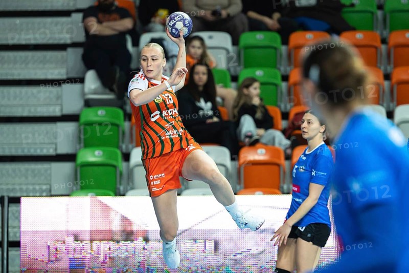 LUBIN, POLAND - FEBRUARY 4, 2026: Handball Orlen Superleague Women match MKS Zaglebie Lubin - Tauron Ruch Szczypiorno Kalisz. In action Janas Natalia