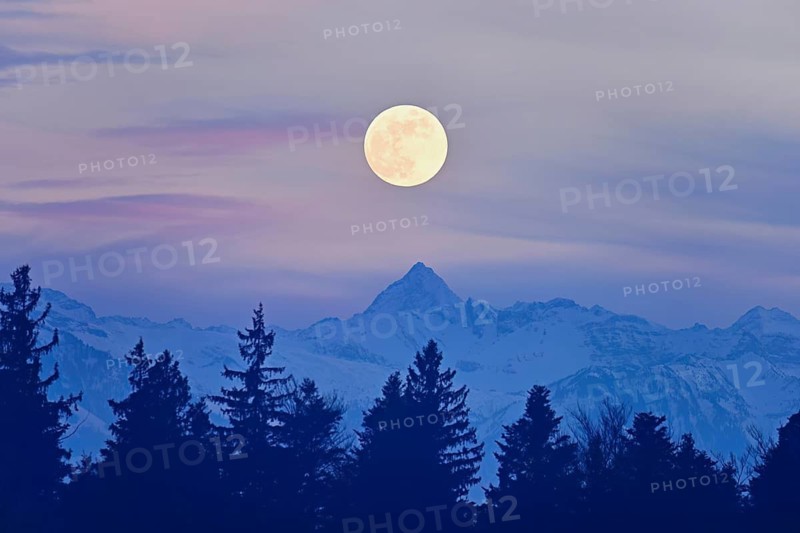 Full moon over the snow-covered Ritzlihorn, Freiamt, Horben, Lindenberg, Aargau Canton, Switzerland