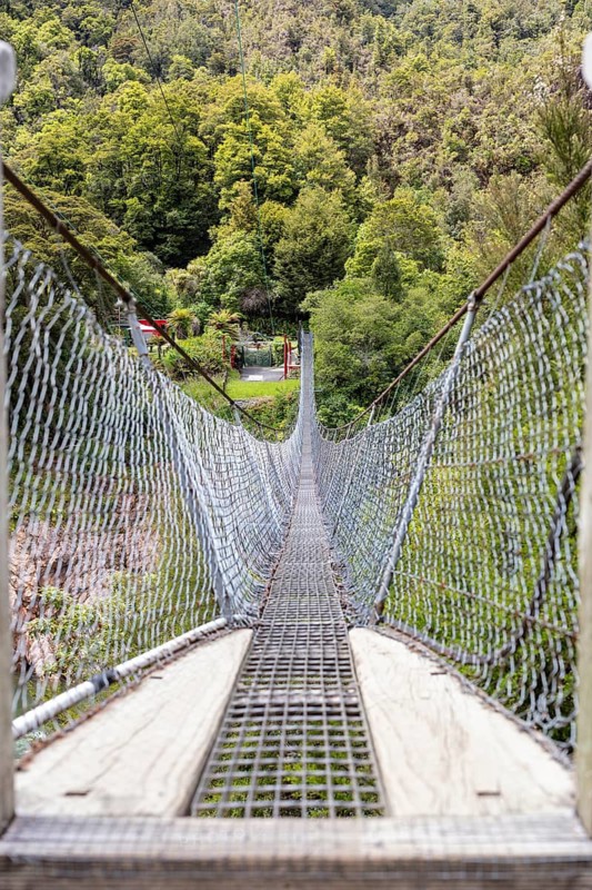 Buller Gorge Swingbridge, Buller River, Murchison, Neuseeland