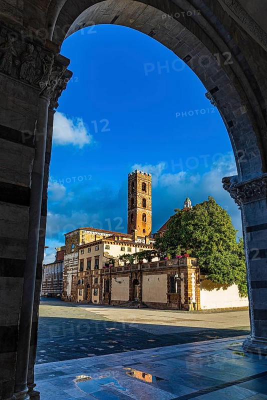 View of Piazza San Martino, historic city centre, Lucca, Tuscany, Italy