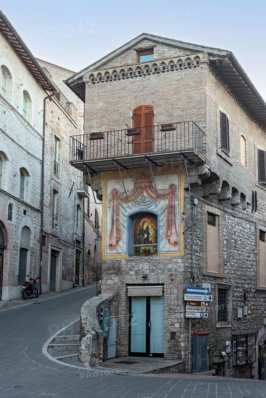 Piazzetta Ruggero Bonghi, Assisi, Umbria, Italy