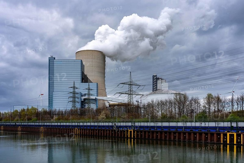 The UNIPER Datteln 4 coal-fired power plant, power plant block and cooling tower, Dortmund-Ems Canal, Datteln, North Rhine-Westphalia, Germany