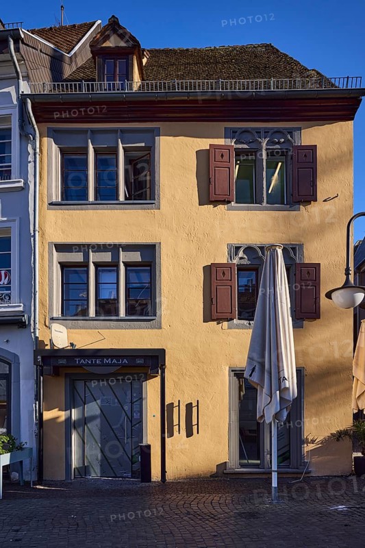 Restaurant, Tante Maja, historical building, facade, window, entrance, door, window, shutter, blue sky, cloudless, Sankt-Johanner-Markt, Saarbrücken, state capital, regional association Saarbrücken, Saarland, Germany