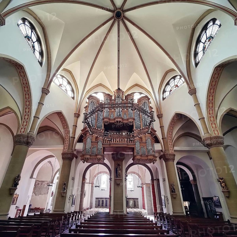Pfarrkirche Sankt Blasius, interior view, Balve, Sauerland, North Rhine-Westphalia, Germany