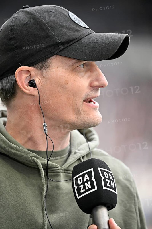Coach coach Alexander Blessin FC St. Pauli portrait in interview microphone micro logo DAZN soccer Bundesliga, PreZero Arena, Sinsheim, Baden-Württemberg, Germany