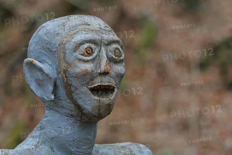 Gollum, Smeagol, wooden sculpture, The Lord of the Rings, J.R. Tolkien, fantasy, woodcarving, chainsaw art, Wolfgang Greb, modern art, trail, premium hiking trail, Auenlandweg, Blickhausen, Mittelhof, Sieg, Wissen, Westerwald, Rhineland-Palatinate, Germany