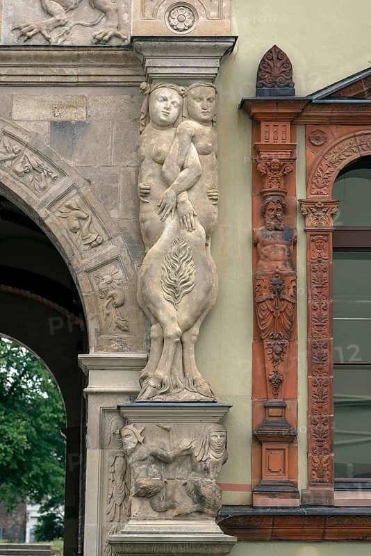 Figures at the entrance portal of the former Fürstenhof, now the district court, Vor dem Fürstenhof 1, Wismar, Mecklenburg-Vorpommern
