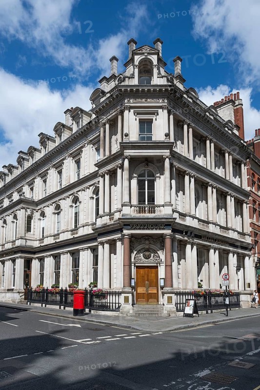 Historic building on a street corner, neoclassical architecture, Union Bank branch and Last Jugdement pub, Chancery Lane, Holborn, London, England, United Kingdom
