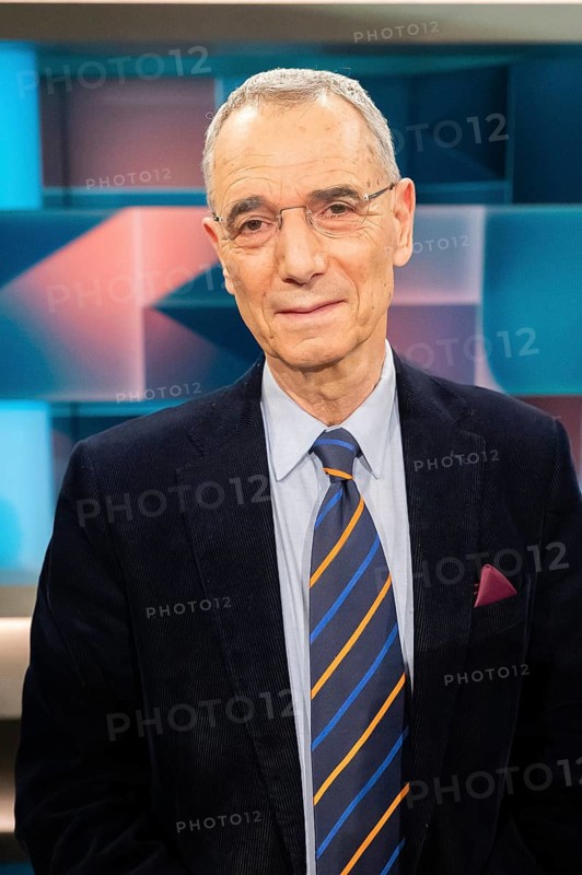 Michael Wolffsohn, historian and journalist, on ARD talk show Hard but Fair on the topic of the Middle East conflict. The program was recorded in the studio of the broadcaster ARD